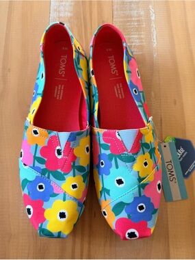 NWT Toms Floral Slip Ons, Size 9, Woman Alpargata, Summer, Spring, Whimsical